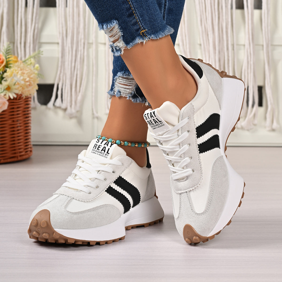🔥 Sleva 50 % pouze dnes! Nenechte si to ujít! ⏰ Ergonomicky navržená ortopedická obuv – zajišťuje přirozenou oporu klenby 👞 Účinně zmírňuje bolesti nohou