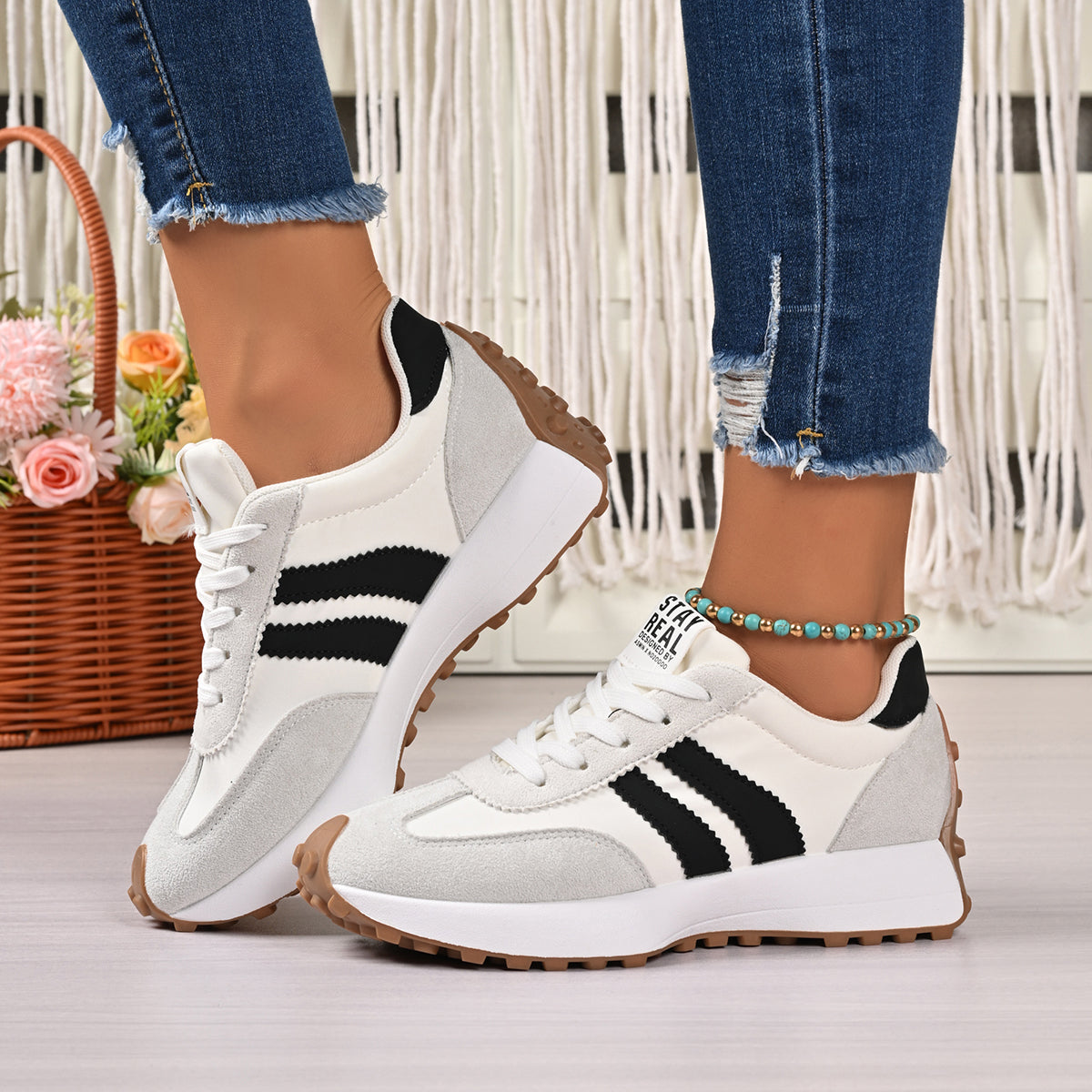 🔥 Sleva 50 % pouze dnes! Nenechte si to ujít! ⏰ Ergonomicky navržená ortopedická obuv – zajišťuje přirozenou oporu klenby 👞 Účinně zmírňuje bolesti nohou