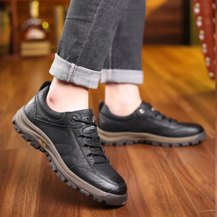 Ortopedická obuv chasst® | Ergonomicky navržená kožená obuv, která je pohodlná, stylová a prošla nejnáročnějším testem voděodolnosti a protiskluzové technologie.