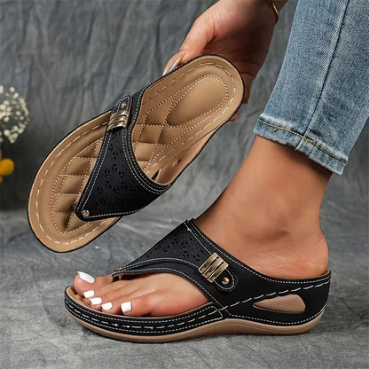 (🔥Letní speciál 50% sleva) Klasické letní dámské ortopedické sandály, které kombinují oporu a prodyšnost✅ Jsou chladivé a pohodlné na nošení ~ Chůze je snazší a pohodlnější.