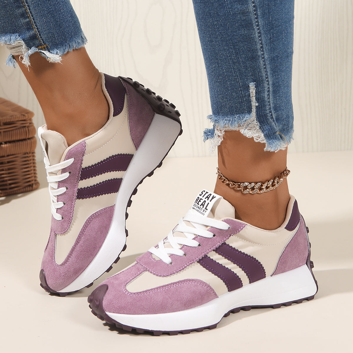 🔥 Sleva 50 % pouze dnes! Nenechte si to ujít! ⏰ Ergonomicky navržená ortopedická obuv – zajišťuje přirozenou oporu klenby 👞 Účinně zmírňuje bolesti nohou